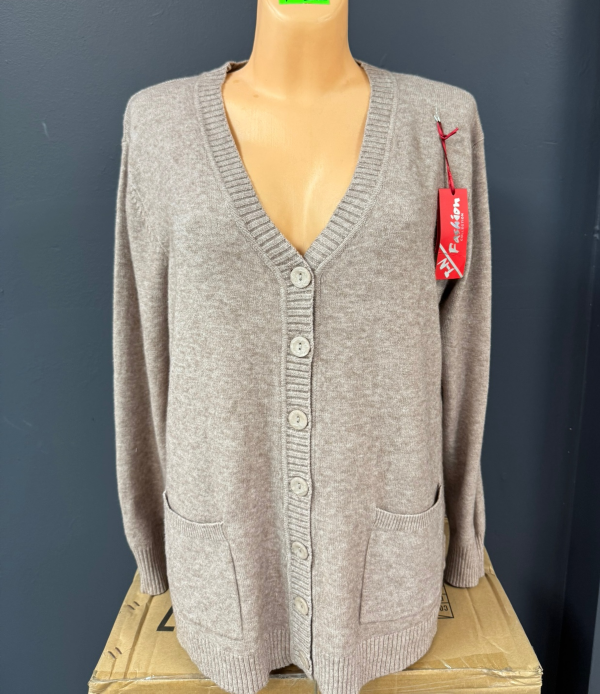 Narzutki damskie Roz L-3XL. 1 kolor. Paczka 10 szt